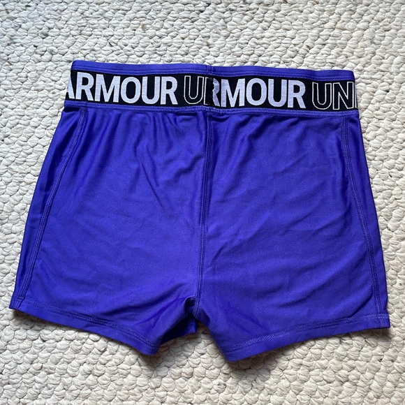 Under Armour spandex shorts women’s size small - Picture 2 of 2